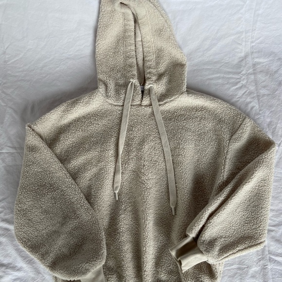 Urban Outfitters cropped fluffy hoodie - Picture 5 of 6